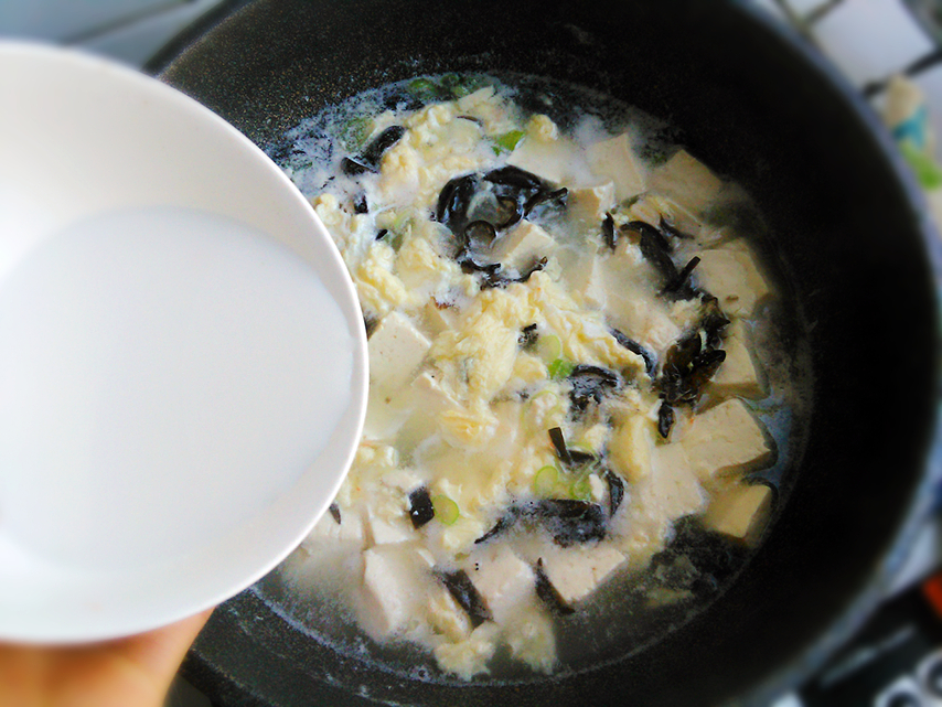 高粱|鲜嫩滑爽,美味虾皮豆腐汤的诱人香气,简单又美味