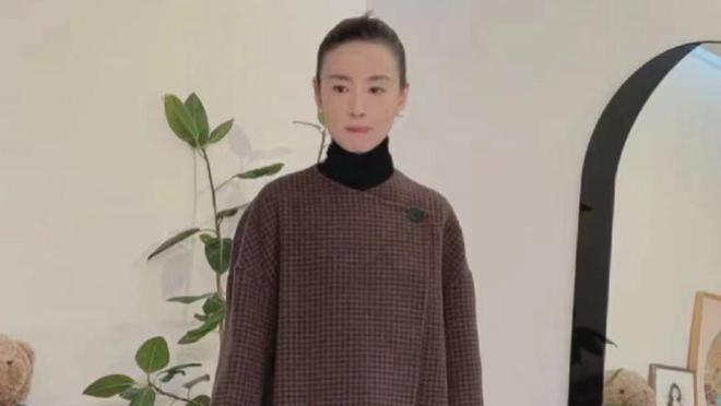 明星|过气明星现状：摆地摊、当妇男、带货被人骂，一个比一个卑微