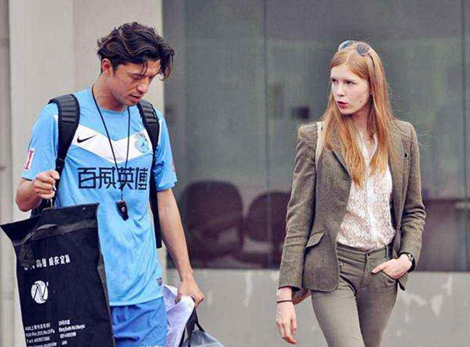 48岁谢晖混血女儿曝光!俄罗斯妻子小16岁,曾花300万与名模分手