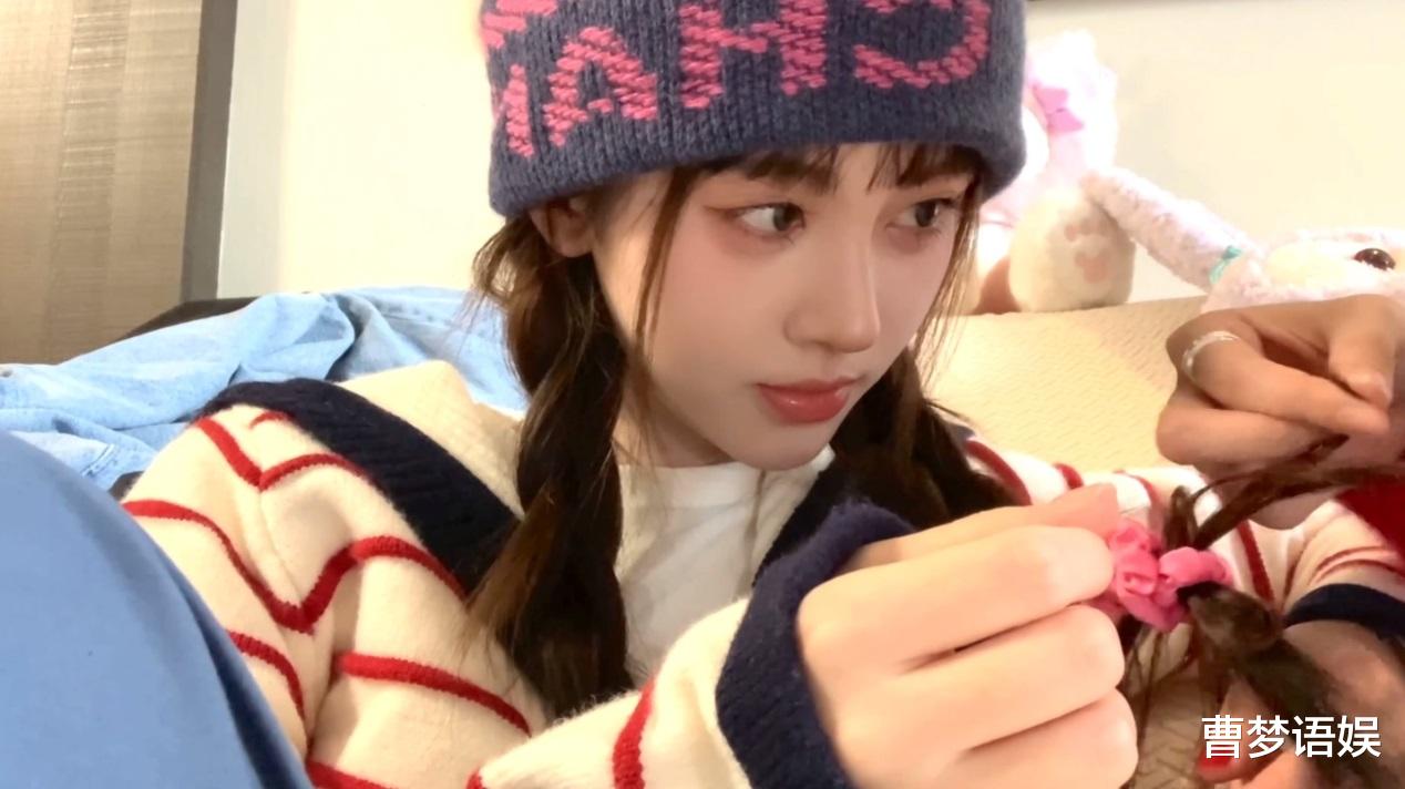 李沁|明星庆龙抬头:杨幂罗云熙鞠婧祎剪发,佟丽娅冲浪,李沁在线卖萌