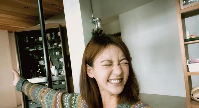 陈意涵|陈意涵在豪宅里喝酒唱歌做披萨,小孩上学后彻底放飞自我