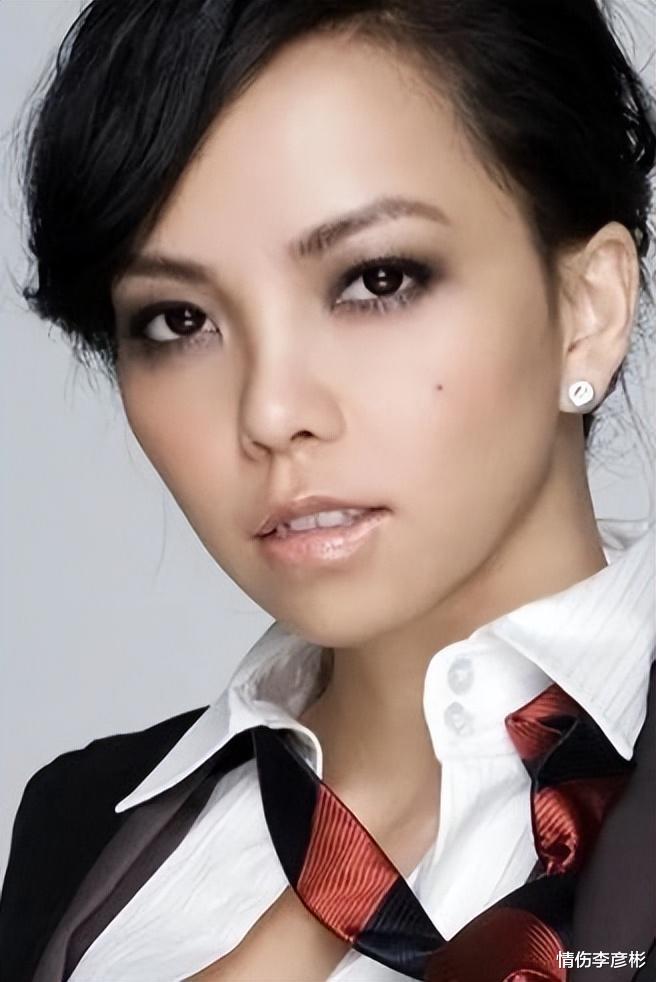 张惠妹演唱会穿着不当，不敢有大动作，减肥成功身形大变样！