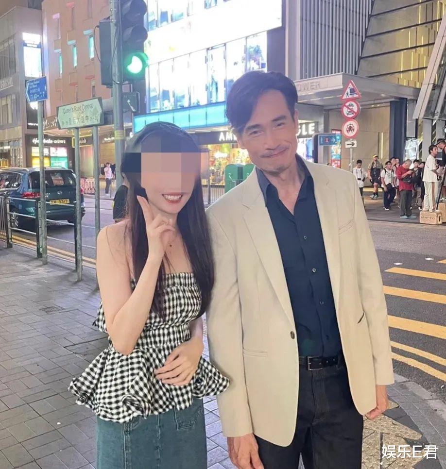 陈豪夫妇中秋合体秀恩爱，42岁陈茵媺保养得宜，比选美时更漂亮