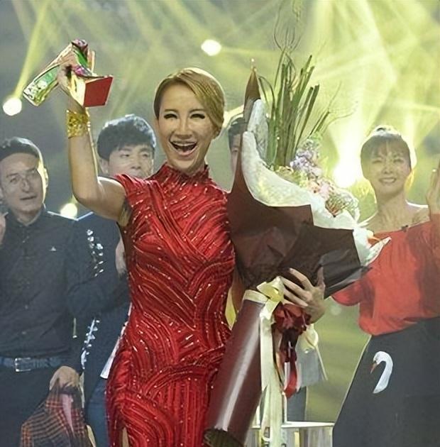 李健|“电臀天后”李玟：靠身材出名，嫁洋老公9次试管却总怀不上孩子