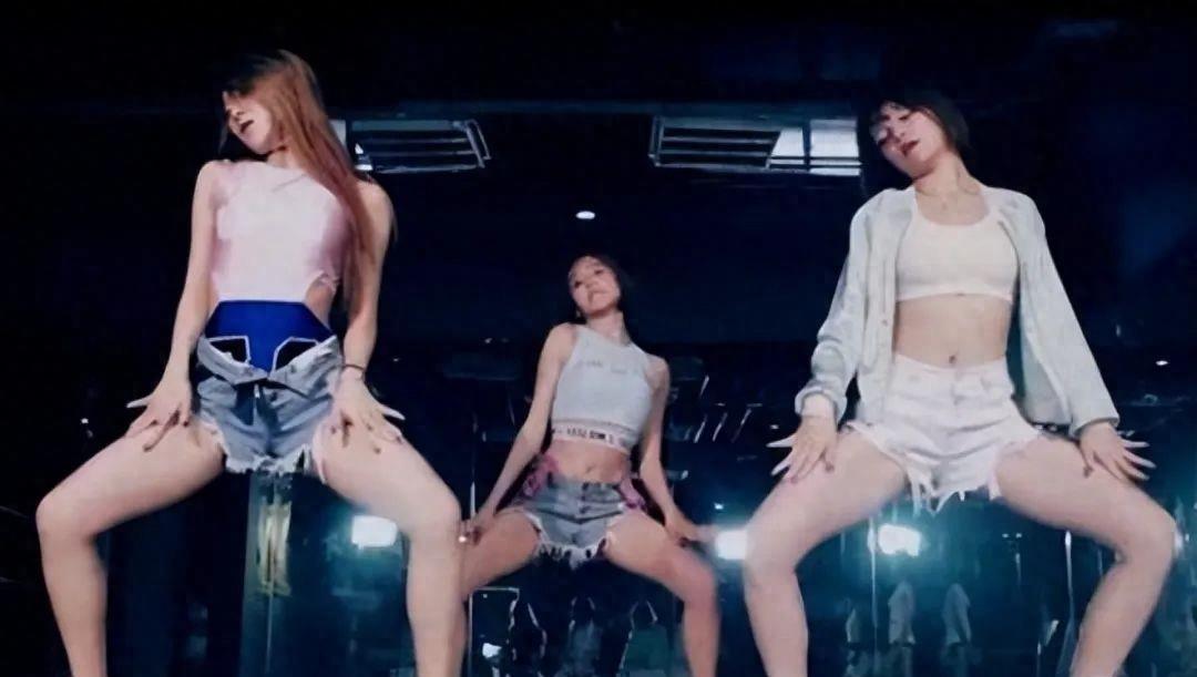 没想到一场疯马秀,把韩国女星遭遇的“性暴露”,彻底揭开