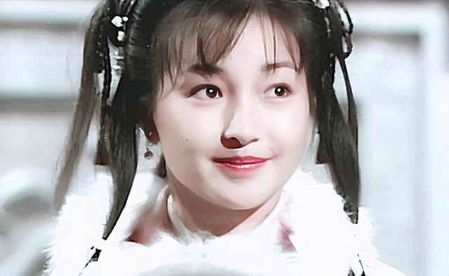 她曾是最美郭襄,被黎明狂追,却因精神病退圈,如今做了护士?