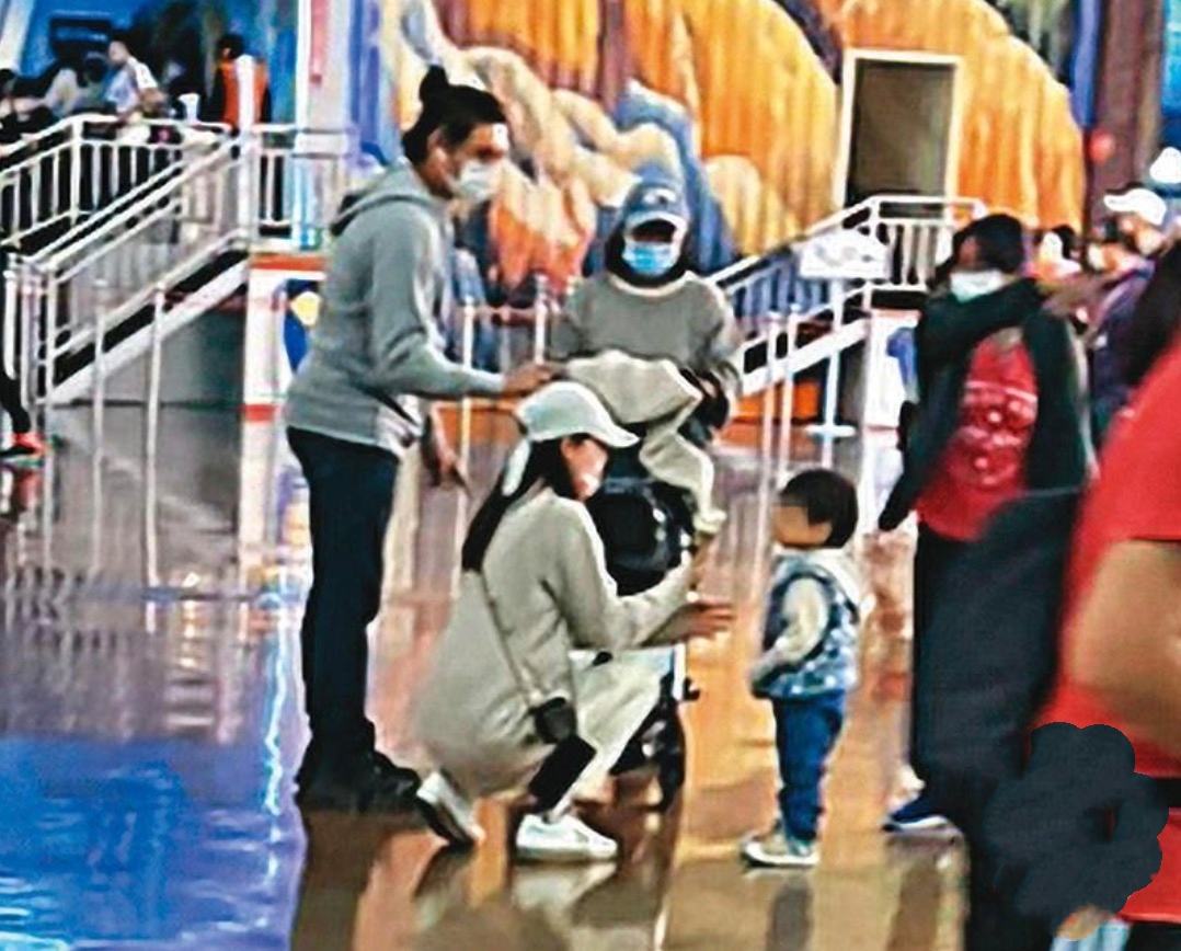 刘诗诗|刘诗诗返回台湾庆生,和婆婆聚餐,吴奇隆喂4岁儿子吃饭办法多