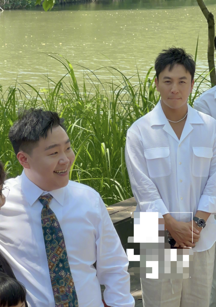 郝劭文|郝劭文大婚三大看点:释小龙当伴郎,新娘穿睡衣,公公搂儿媳让人接受不了