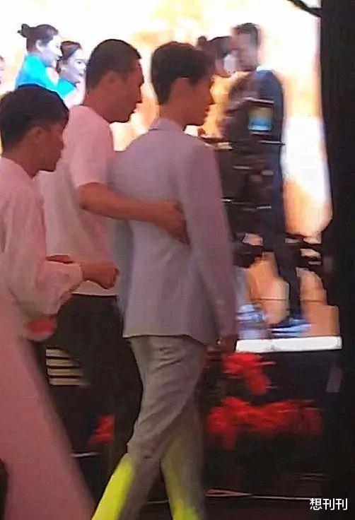 红了就变了一个人！这就是我们不敢粉任何明星的原因！