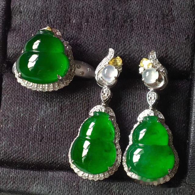 翡翠|价值5亿6千万的翡翠长城,除了种水好以外,色也很辣