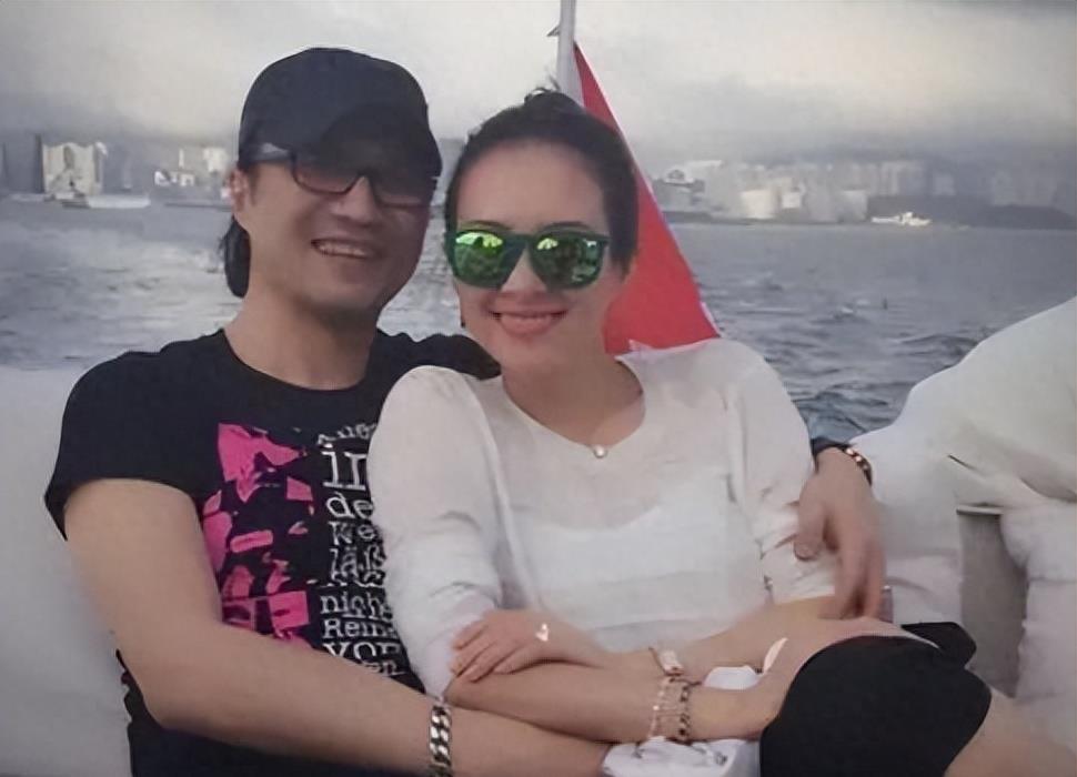 这一次，轮到汪峰“翻车”了？婚内出轨、嗜赌成瘾的他走上了不归路