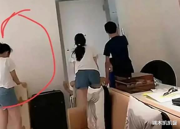 坐等二离！具俊晔在韩开泳池派对，衣衫不整打DJ，满屏都是辣妹