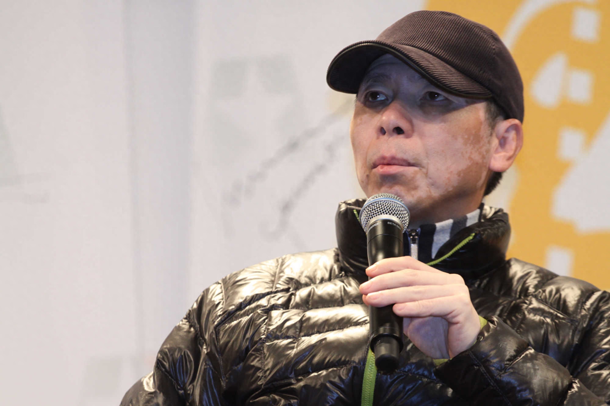 冯小刚怒怼: “她太能装了，永远红不了，更别说拿奖了”