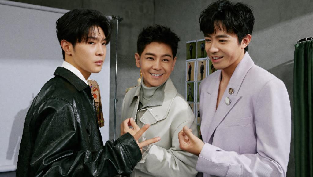 心狠的唐禹哲告诉观众，在《披荆斩棘》想生存，抱团是最有没用的