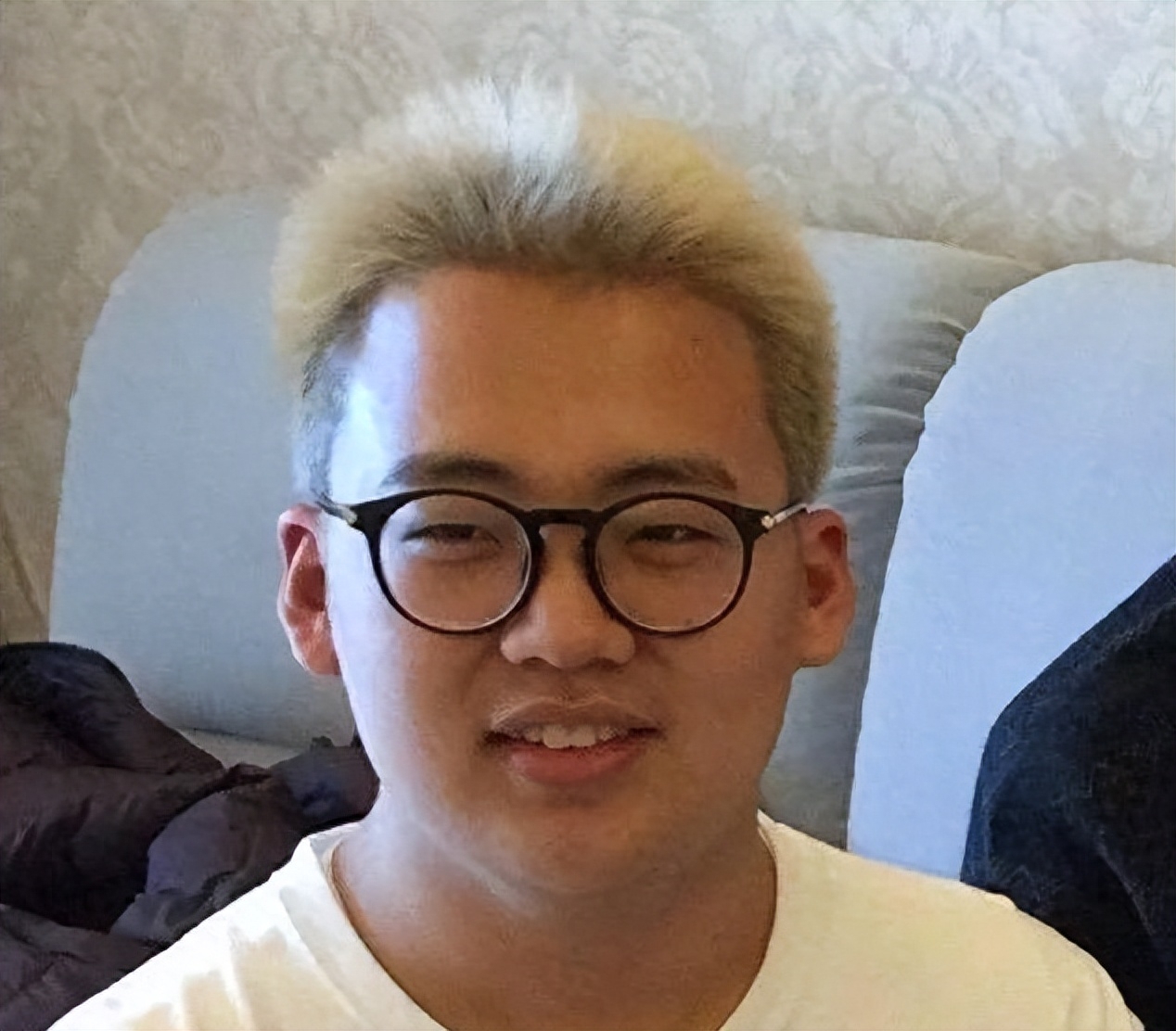 郭麒麟终于如愿奔赴亲妈怀抱,今德云社无人继承,郭德纲悔不当初