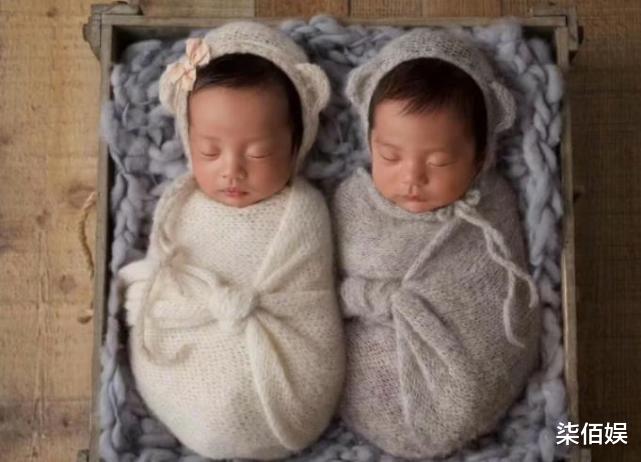 张雨绮|张雨绮带儿女度假,与神秘男子穿情侣装亲密合影,男方年轻帅气