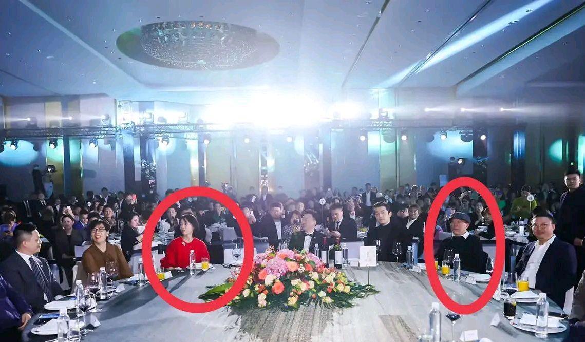 胡歌|胡歌老婆黄曦宁产后首露面！粉丝：我知道胡歌为啥娶她了！