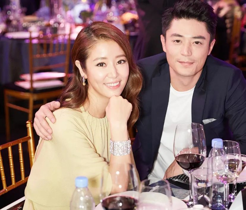 苏有朋隐婚15年了？女方真面目曝光了？怪不得他瞧不上林心如？