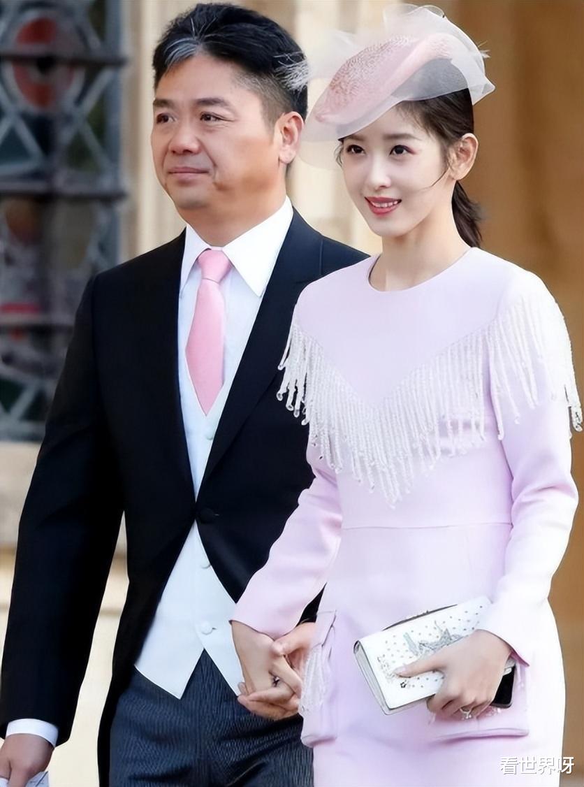 明星|一场明星与名流的合照,把艺人在上流圈的地位照的“体无完肤”