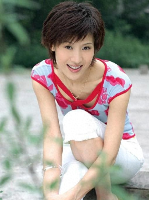 57岁的大郑爽,依然待字闺中未婚单身,最美扈三娘惊艳了一个时代