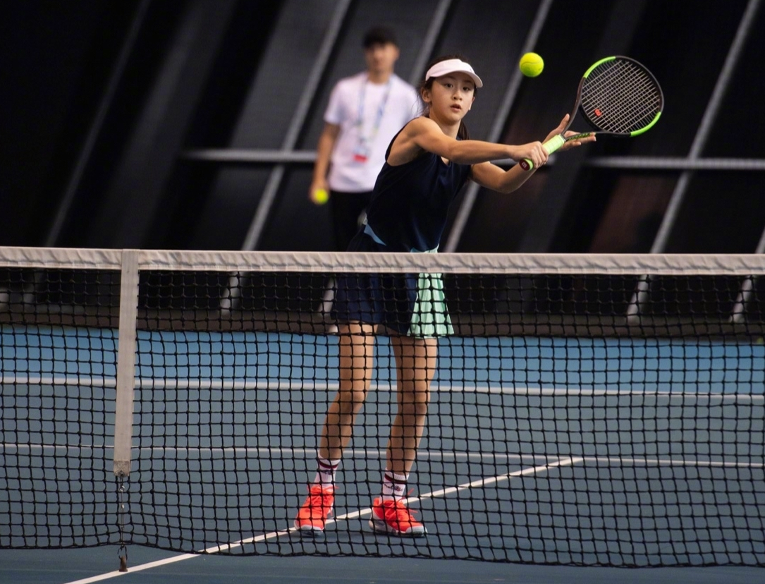 田雨橙|风一样的女子!田亮女儿“森碟”亮相网坛,国际赛首秀轻松获胜