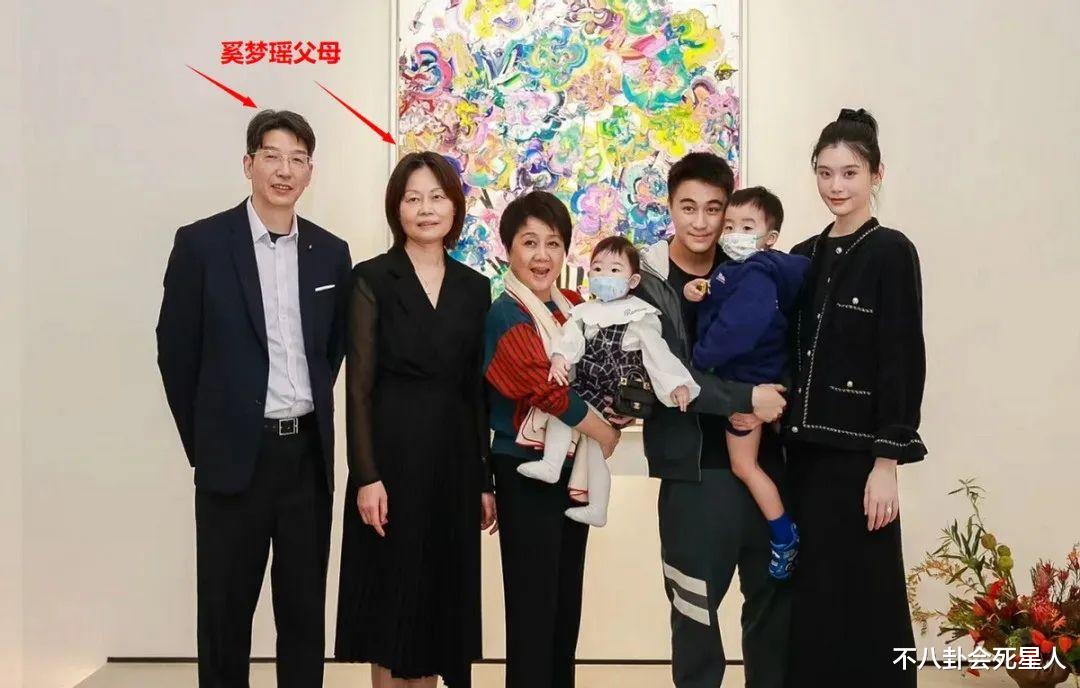 看了奚梦瑶子女和何超盈女儿近照，才知道改善基因多重要