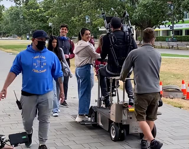 钟丽缇长女出道拍广告!身材火辣、混血五官太精致,曾夺选美亚军