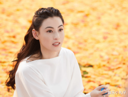 港媒曝张柏芝领证!带子改嫁,三胎生父浮出水面,谢贤疑抢抚养权