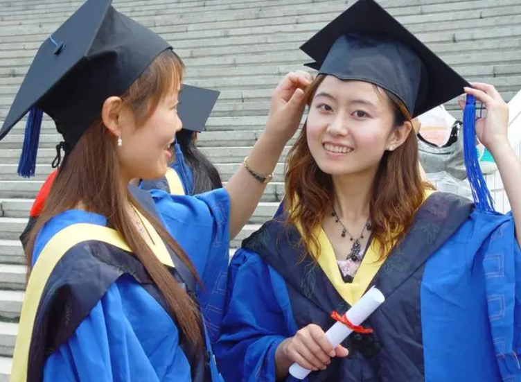 教师|邮政储蓄银行新一轮招聘中,前景可观待遇好,别傻傻还不知道