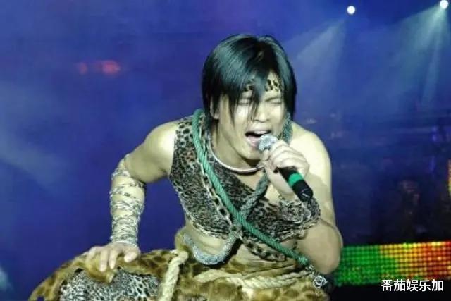 这次,内娱顶级大瓜,在央视《星光大道》冠军是黑社会头目上曝光