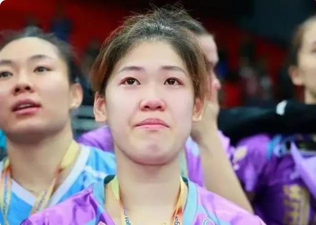 李盈莹6字表态一针见血,看替补席助教举动秒懂 - 体育资讯(主打网)