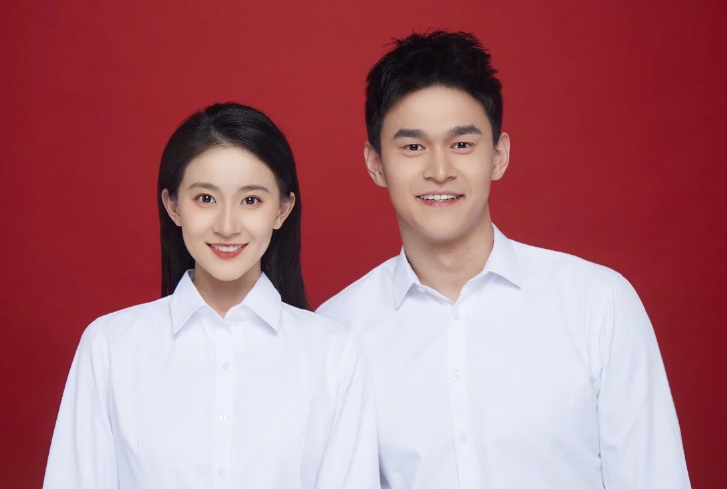 孙杨张豆豆疑奉子成婚，婚后晒照孕味十足，小腹凸出素颜显憔悴