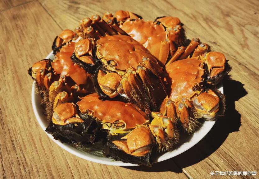 |买螃蟹，公蟹和母蟹区别大！牢记3买3不买，螃蟹个个新鲜顶盖肥