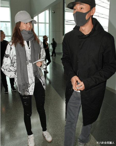 30岁吴千语:傍富豪男友5年迟迟没名分,还晒男友抽大麻的照片