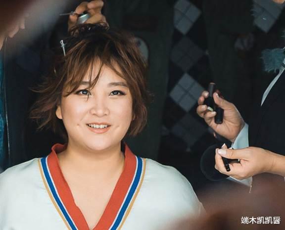 肉松 贾玲为角色减重100斤，腰线明显瘦出双眼皮，双腿瘦成“萝卜腿”