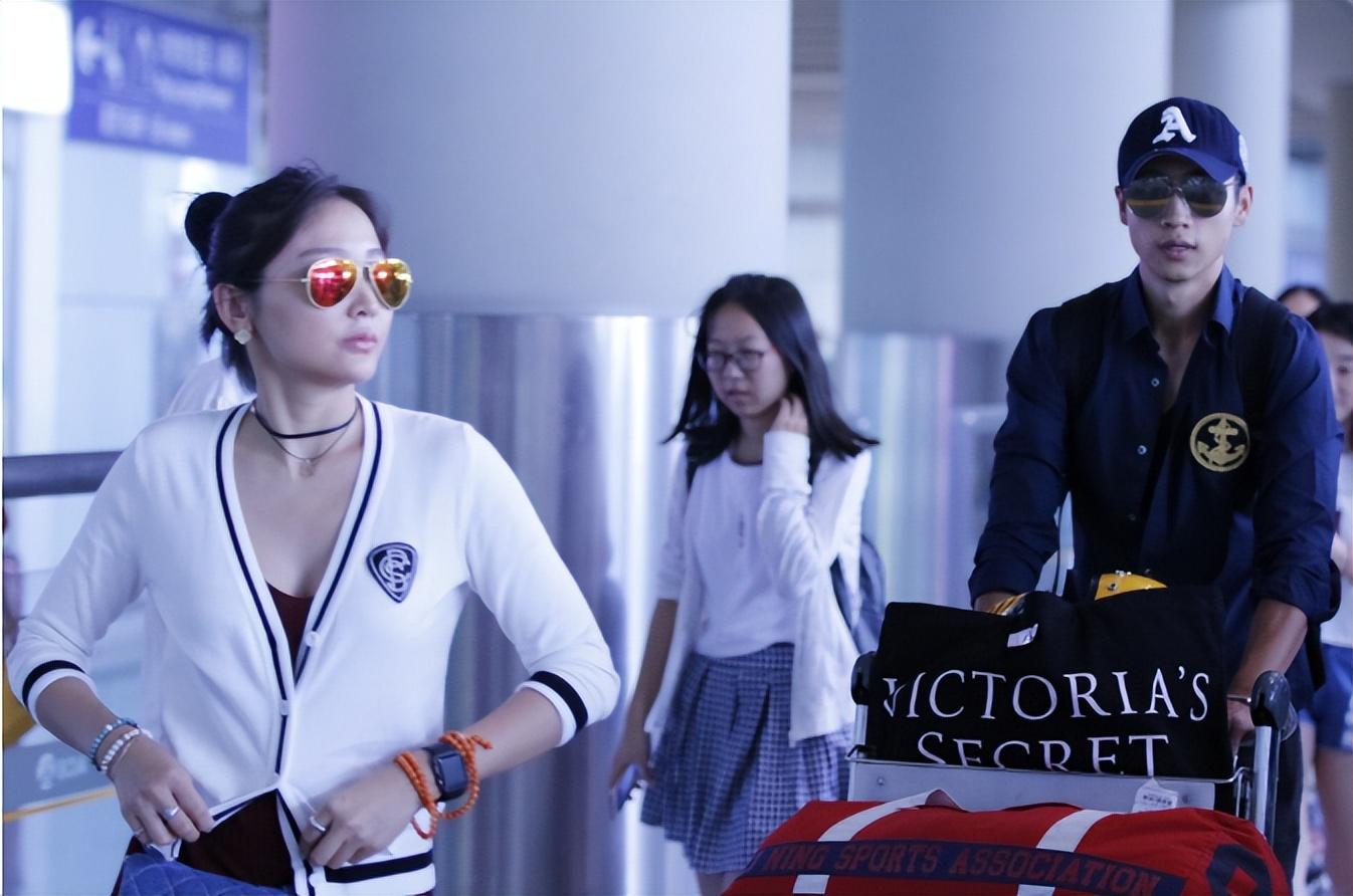 事实证明，“面包和爱情兼顾”的魏晨，才是真正的“人间清醒”