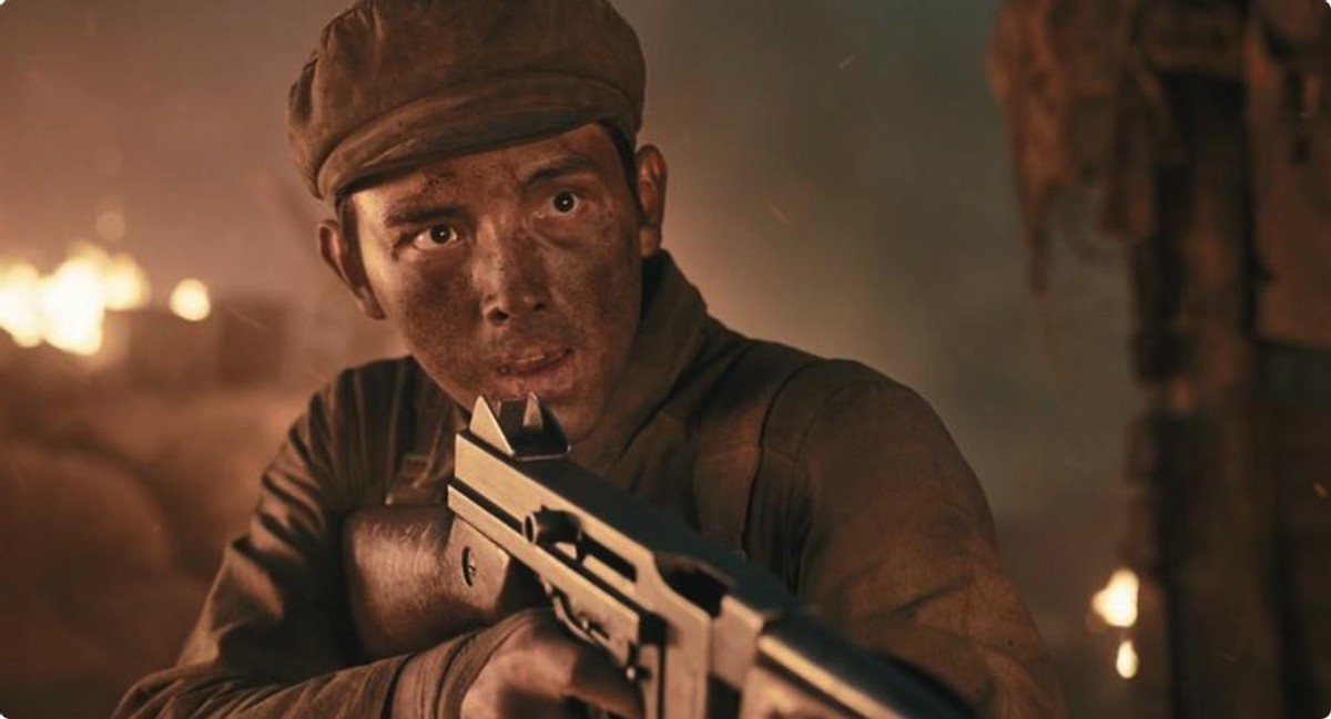 《志愿军》:唐国强老了,吴京肿了,我却被35岁朱一龙惊艳了