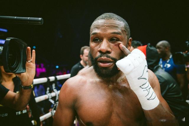 怀孕|励志!拳王梅威瑟首场职业比赛2500美元,最后一场高达3.5亿美元