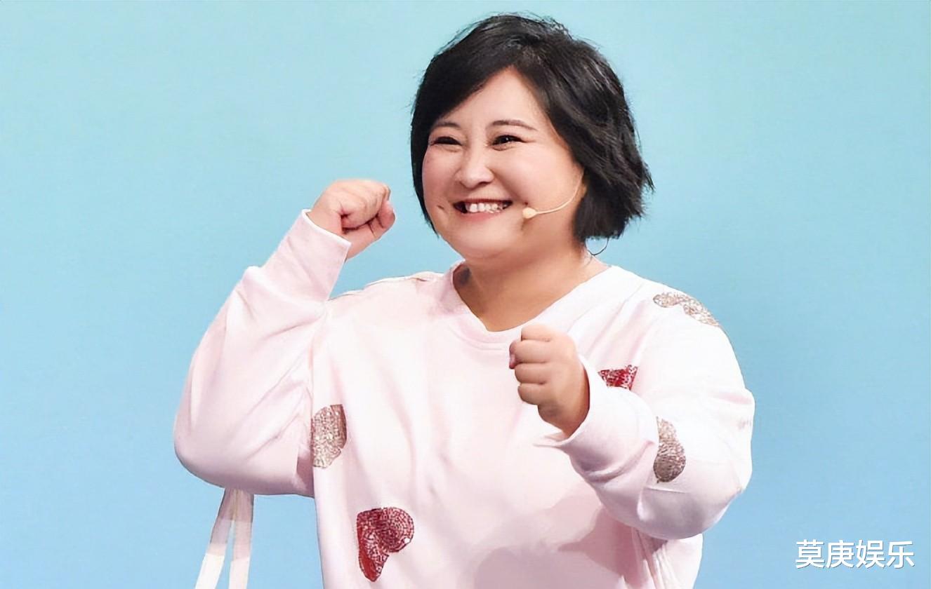 贾玲新电影陷入争议,海报疑抄袭日本电影,减肥后不现身只为炒作