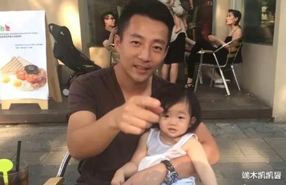 大S与孩子在北京被偶遇，经纪人爆料女方戏耍前夫，具俊晔成弃子