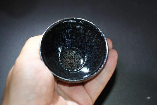 建盏|昨天说建盏都是艺术品，那么普通人玩不起？