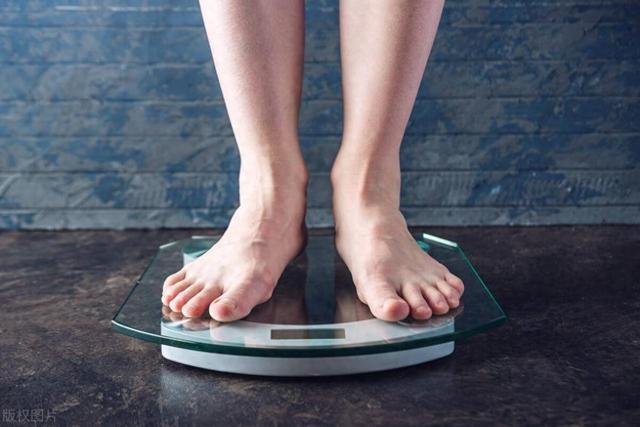 为什么说挨饿减肥不可取？4个后果会找上你