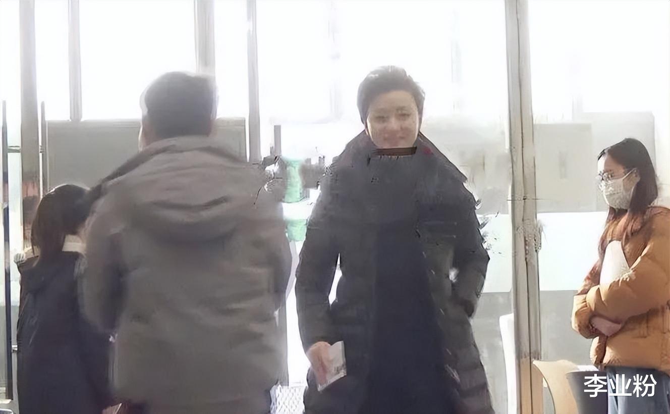 杨澜 杨澜还没到60岁就断崖式衰老!头发稀疏跟奶奶无异,并非高不可攀