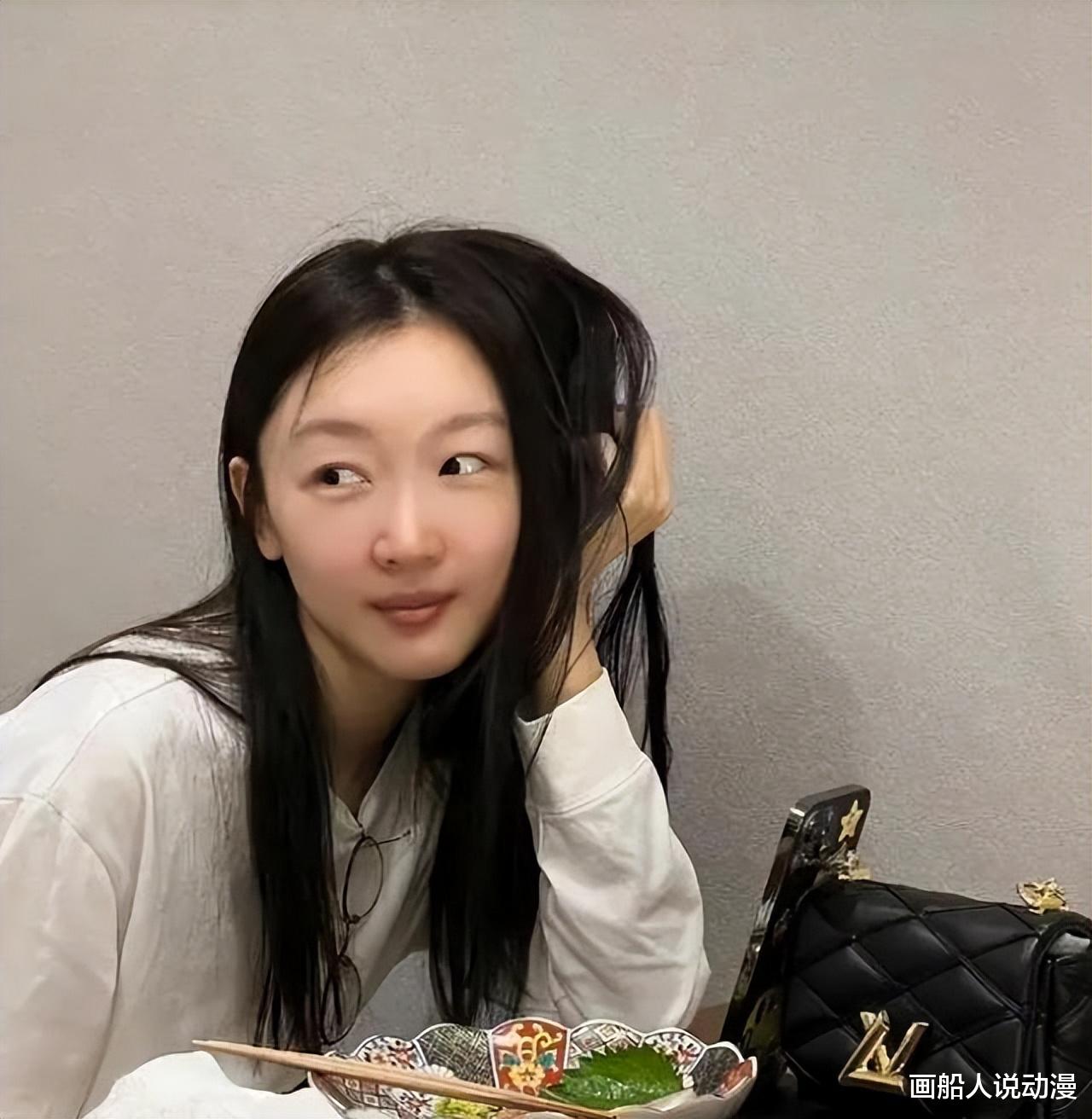 周冬雨怀孕照曝光?皮肤白皙身材凹凸,孕肚明显,刘昊然喜当爹?