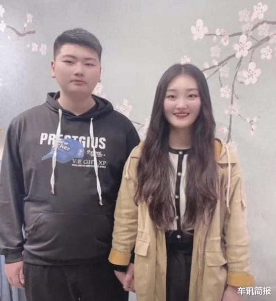 三轮车|朱小伟开三轮车上班，穿工作服气场十足，网传花2万当上保安队长