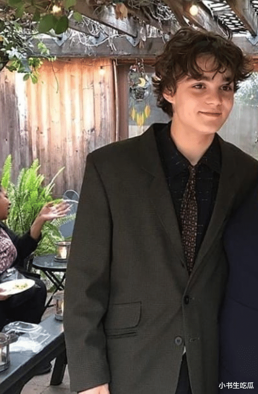 裘德·洛|裘德洛多帅?47岁还能娶小16岁美女学霸,把美貌基因遗传给女儿