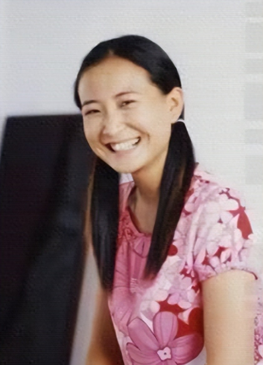 贾玲减肥成功：做一个爱美的女人！她和孙集斌站在一起，有夫妻相