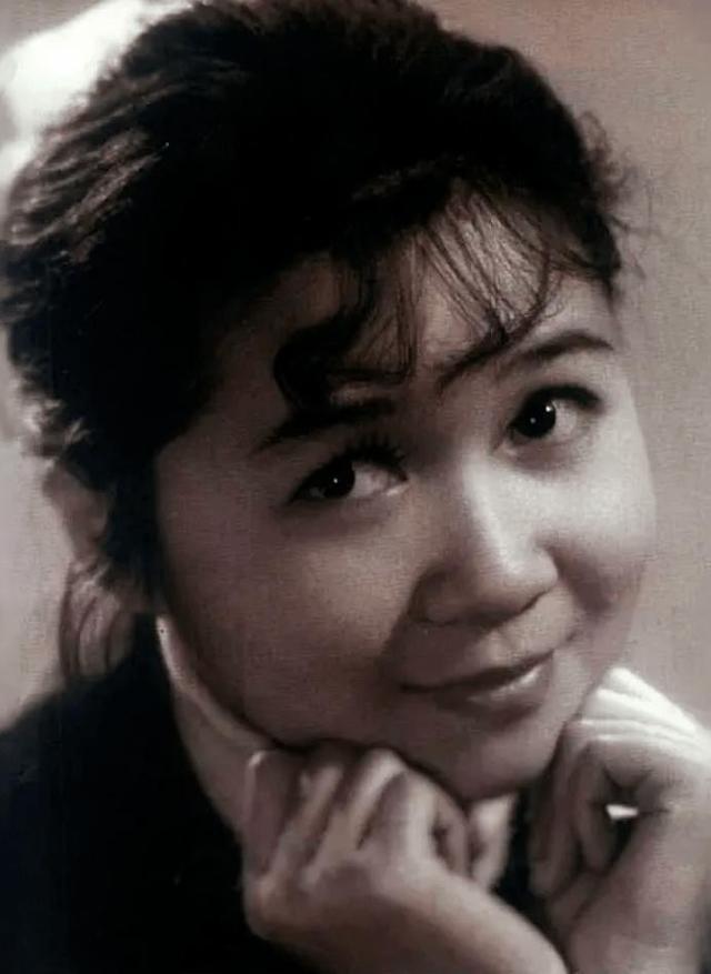 蔡明|从“小品女王”到被喊“滚出春晚”，蔡明到底哪里做错了？