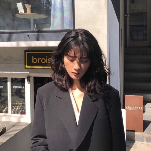 艾妍赫:用螺子黛画出来的眉毛非常美丽,还能修饰面部、保护皮肤