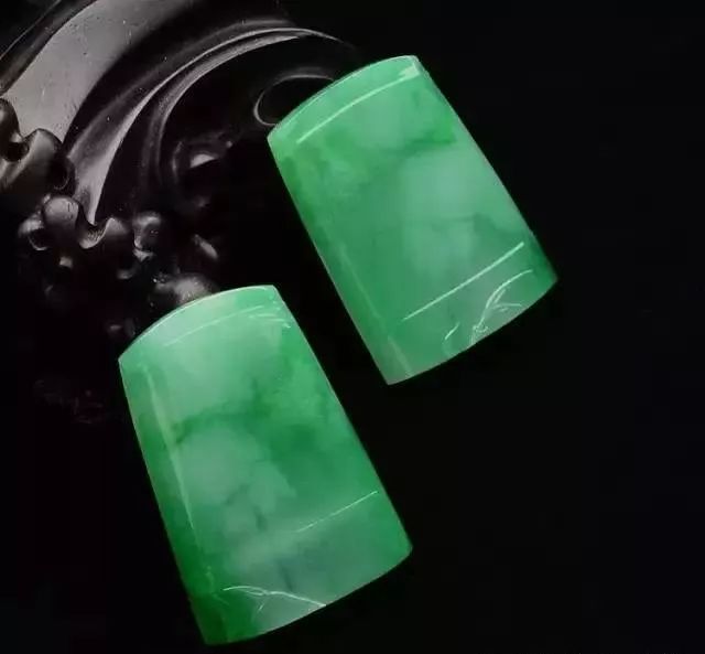 不要只知道男戴观音，这几种翡翠挂件其实更适合